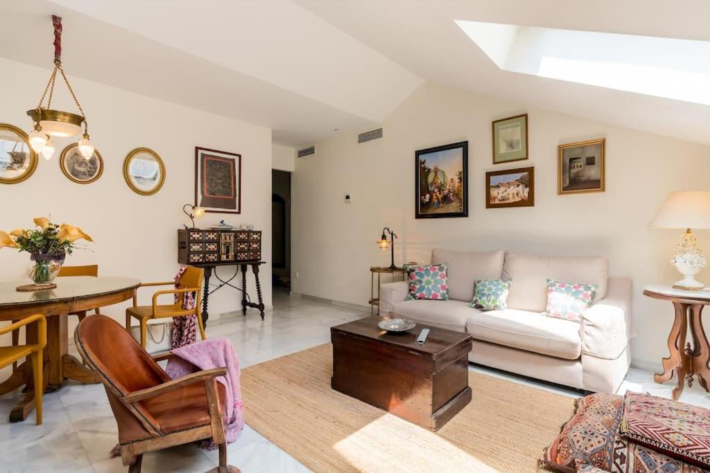 Apartamentos Rg, San Vicente 22 Севиля Екстериор снимка