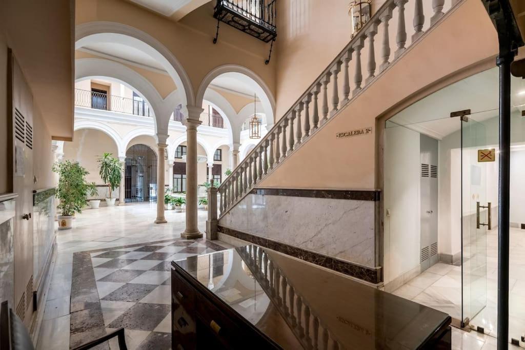 Apartamentos Rg, San Vicente 22 Севиля Екстериор снимка