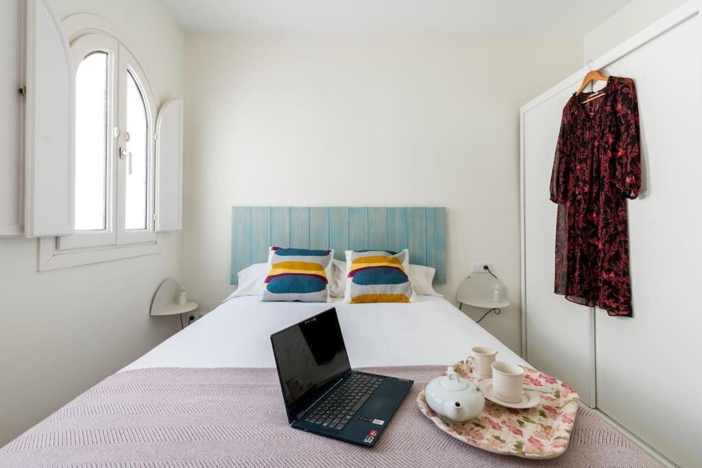 Apartamentos Rg, San Vicente 22 Севиля Екстериор снимка