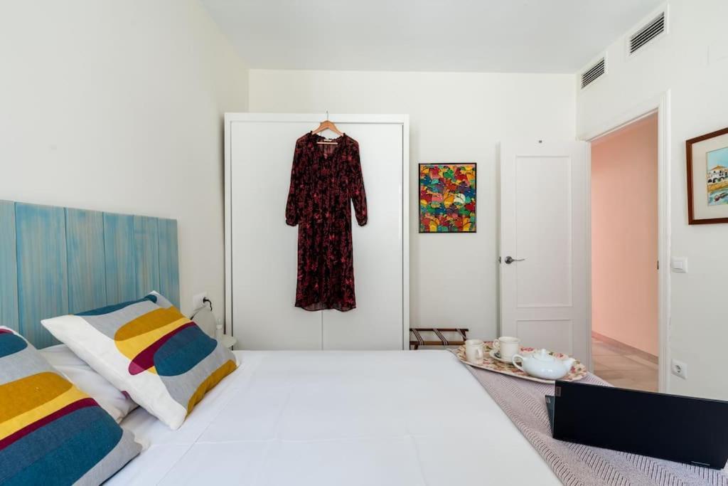 Apartamentos Rg, San Vicente 22 Севиля Екстериор снимка
