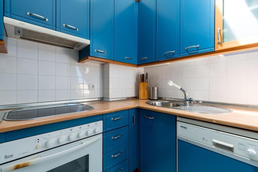 Apartamentos Rg, San Vicente 22 Севиля Екстериор снимка