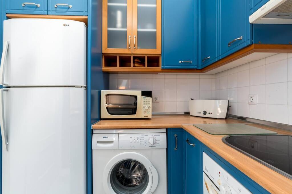 Apartamentos Rg, San Vicente 22 Севиля Екстериор снимка