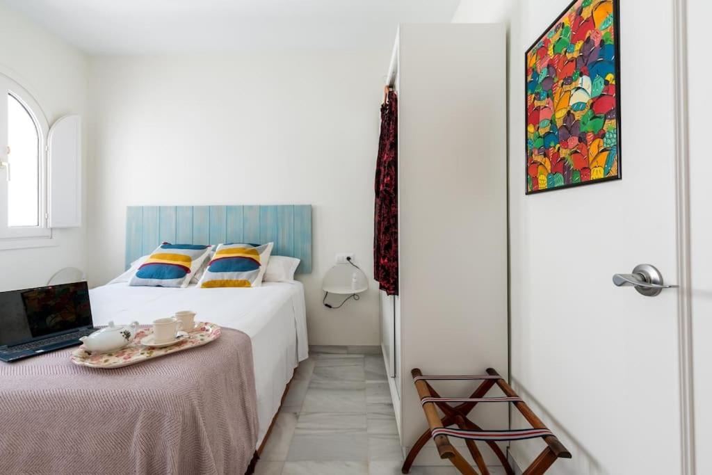 Apartamentos Rg, San Vicente 22 Севиля Екстериор снимка
